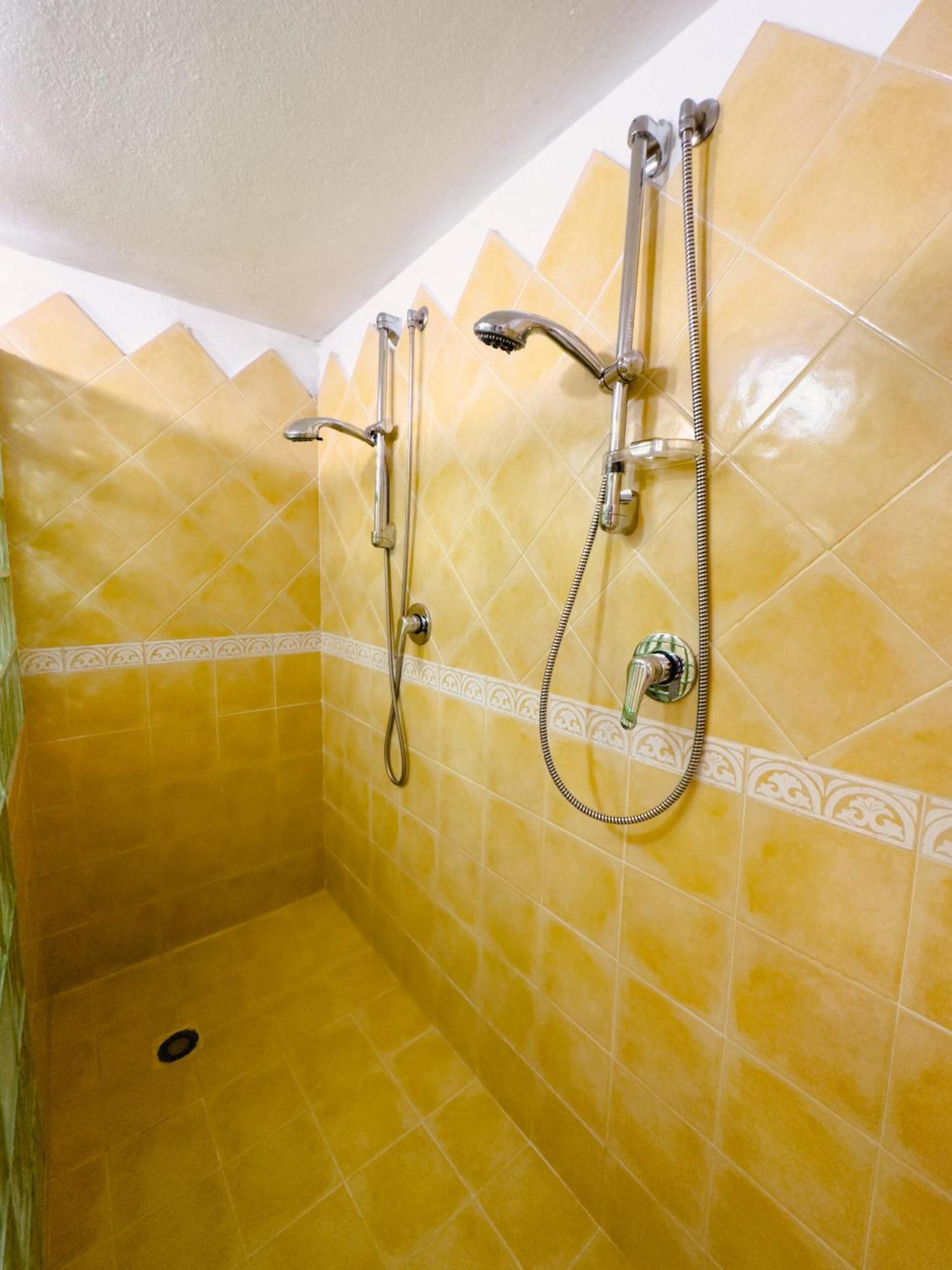 La Botte E Il Vino Rooms Capoterra Ruang foto