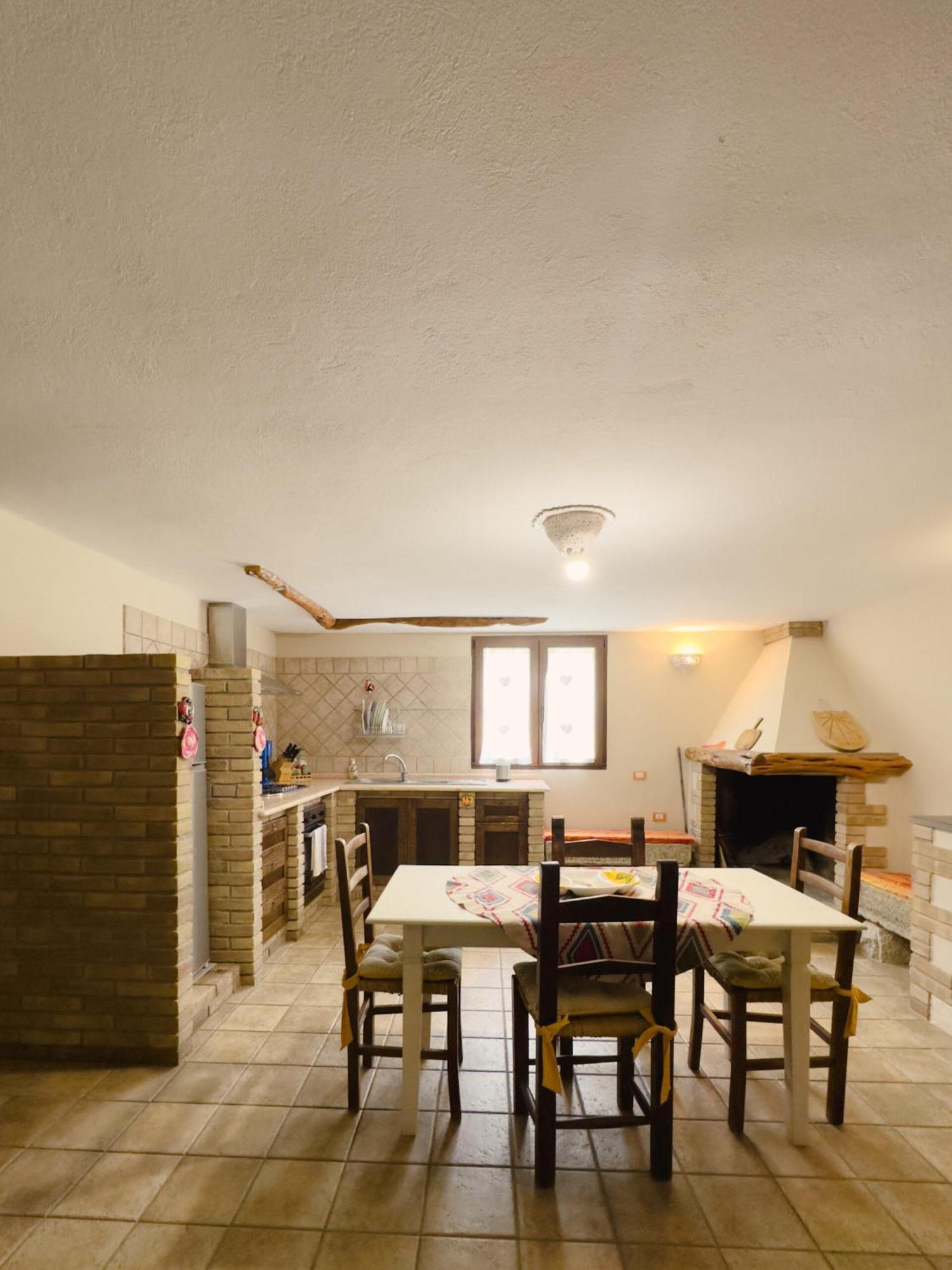 La Botte E Il Vino Rooms Capoterra Bagian luar foto